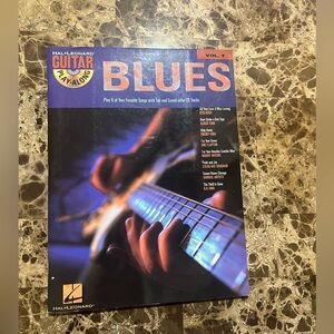 Blues Sheet Music Guitar Play-Along Book and Audio CD Vol. 7 Play 8 Songs